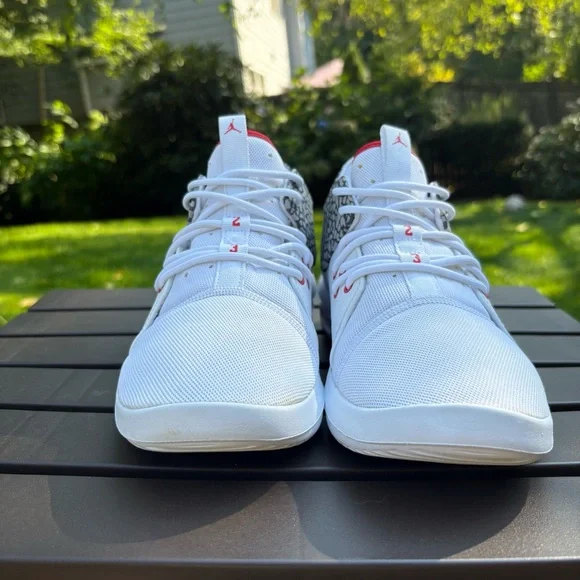 Nike Air Jordan First Class Cement Grey White Fire Red Trim Men’s 8 AJ7312 116 - Picture 3 of 13